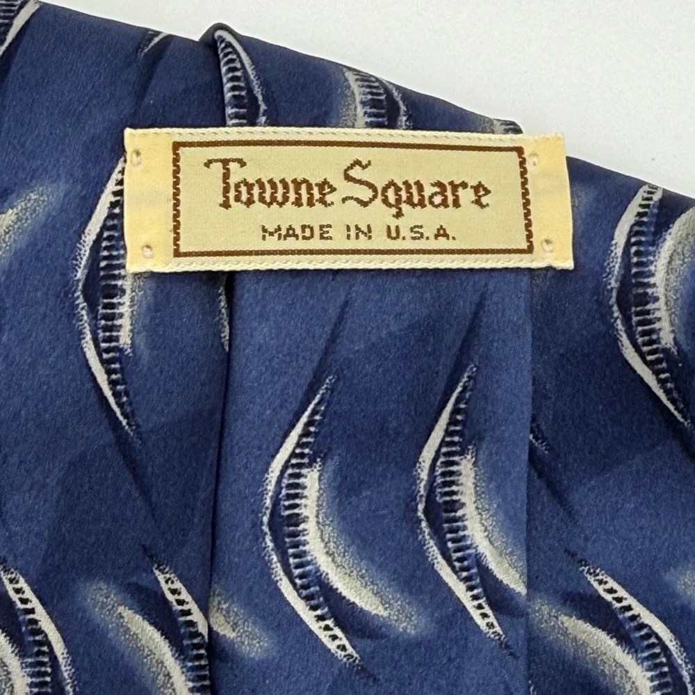 Towne Square Necktie OS Blue Silk Geometric Wave Retro Vintage Professional Tie